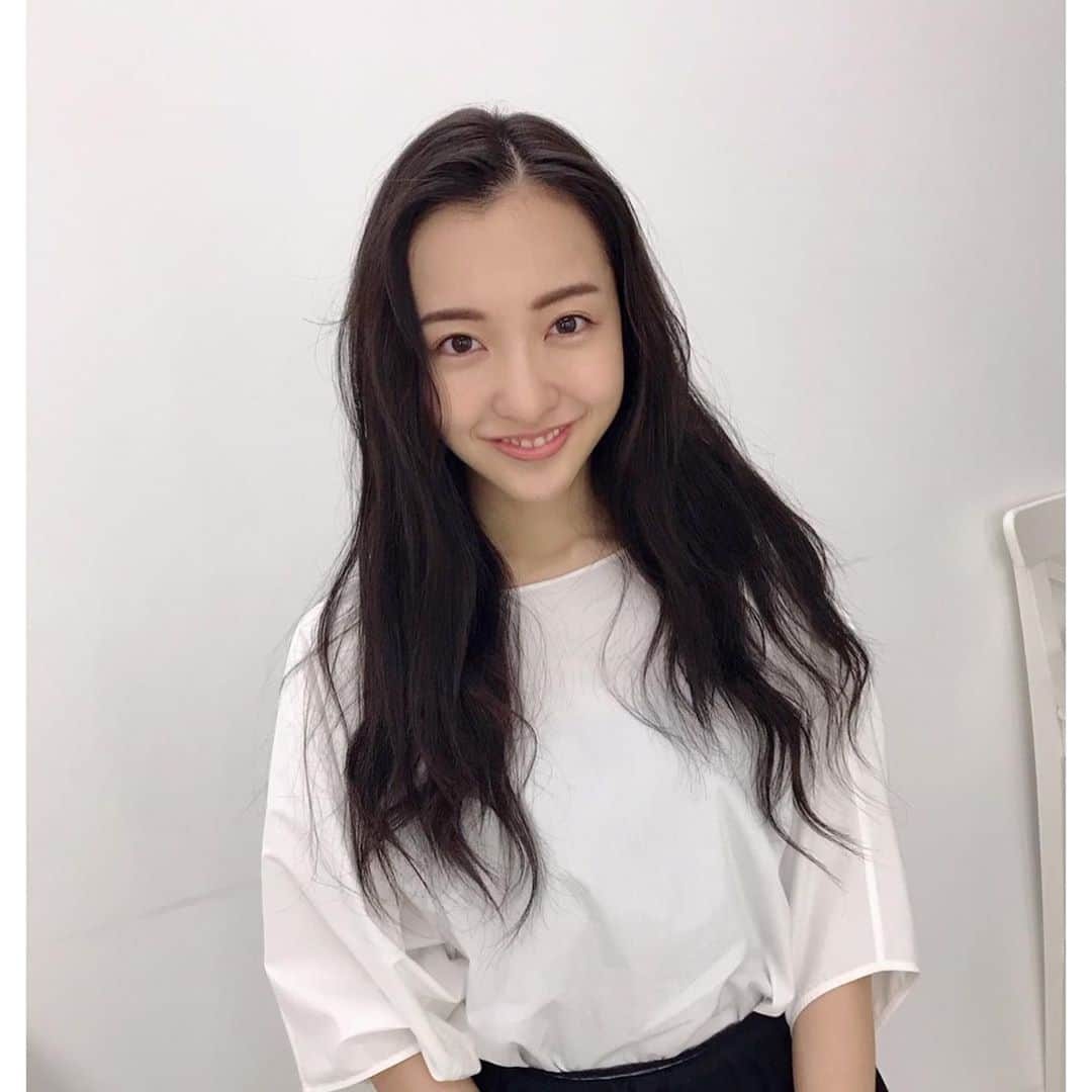 板野友美さんのインスタグラム写真 - (板野友美Instagram)「髪色とメイクで全然別人になる👼✨ . .  1週間前の写真なのに🤔笑  変幻自在ですなっ。 ねぇ、どっちがすきーーー？❤️ #撮影おわり」6月12日 17時29分 - tomo.i_0703