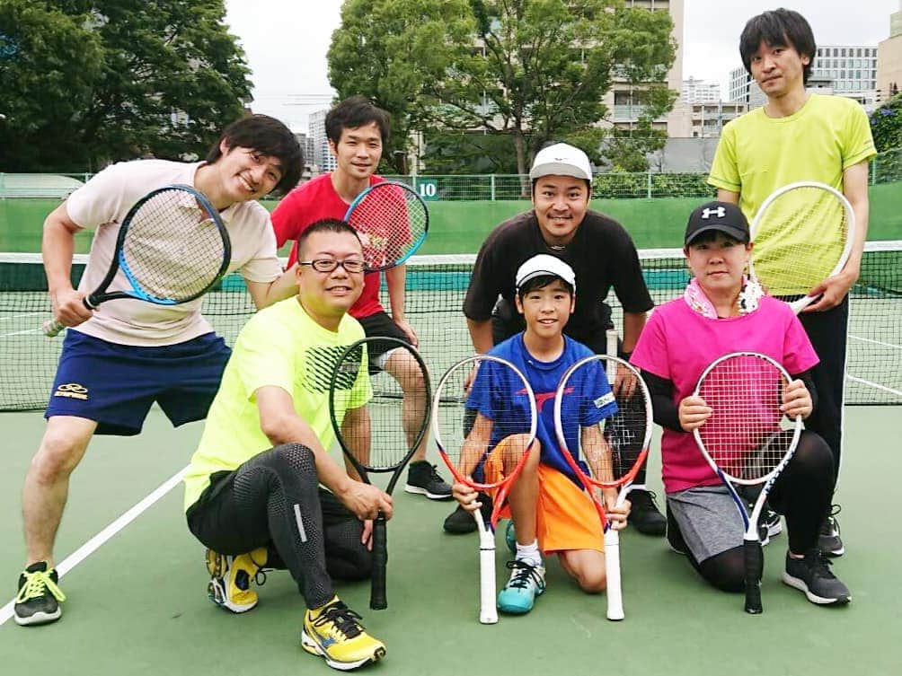 町田星児さんのインスタグラム写真 - (町田星児Instagram)「吉本テニス部関西支部。丁寧なご指導をありがとうございました。高井さんと岡さん以外は初心者です。芸人さん、関係者さん、どうでしょうか？ #テニス」6月12日 17時32分 - machidaseiji