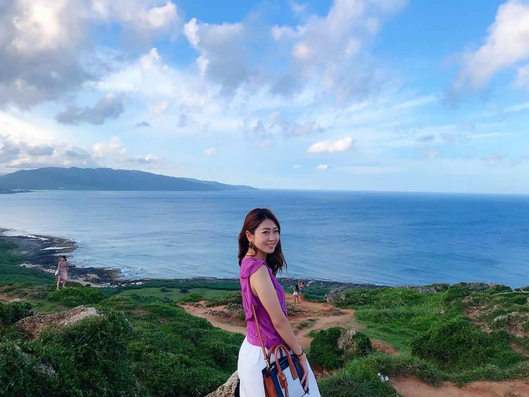 小山ひかるさんのインスタグラム写真 - (小山ひかるInstagram)「絶景を見に⛰🌊💓 . 言葉を失う美しさでした🖼👏✨ . . #台湾 #taiwan #初 #海外 #海外旅行 #墾丁 #kenting #海 #リゾート #リゾート地 #sea #最高 #素敵 #綺麗 #beautiful #happy #smile #trip #幸せ #楽しかった #高雄 #絶景 #follow #台湾旅行 #✈️ #恆春鎮 #鵝鸞鼻公園 #美しい #⛰ #🌊」6月12日 17時42分 - hikaru_kym