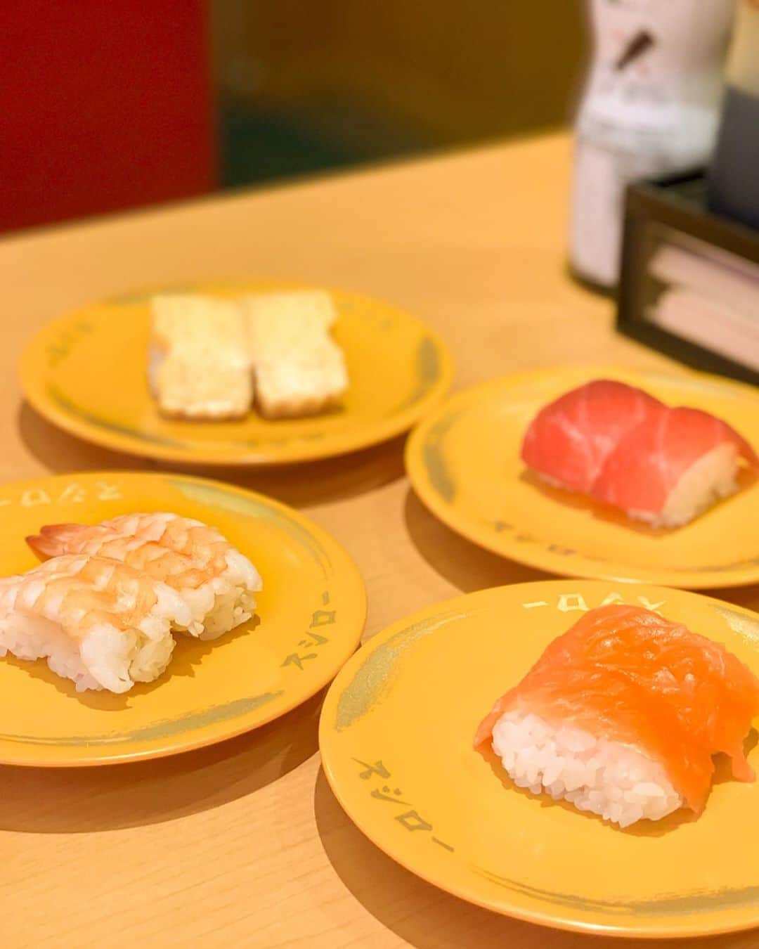 東急電鉄さんのインスタグラム写真 - (東急電鉄Instagram)「. SUSHIRO is a spot known for its great menu, amazing flavors and reasonable prices. Plus, it’s only a 5-minute walk from Gotanda Station.  At SUSHIRO Gotanda you’ll also find seating arrangements to fit a variety of guests comfortably, from ladies eating solo to space for families with kids. (Tokyu Ikegami Line/Gotanda Station). . #SUSHIRO #sushi #sushi🍣 #sushitime #nigiri #tuna #maguro #salmon #연어 #seafood #japanesecuisine #東京美食 #日本美食 #壽司郎 #초밥 #japan #tokyo #gotanda #ig_japan #traveldiary #photo_jpn #japan_of_insta #bestjapanpics #japan_daytime_view #bestphoto_japan #amazing #일본 #일본여행 #tokyuline」6月12日 17時52分 - tokyu_railways