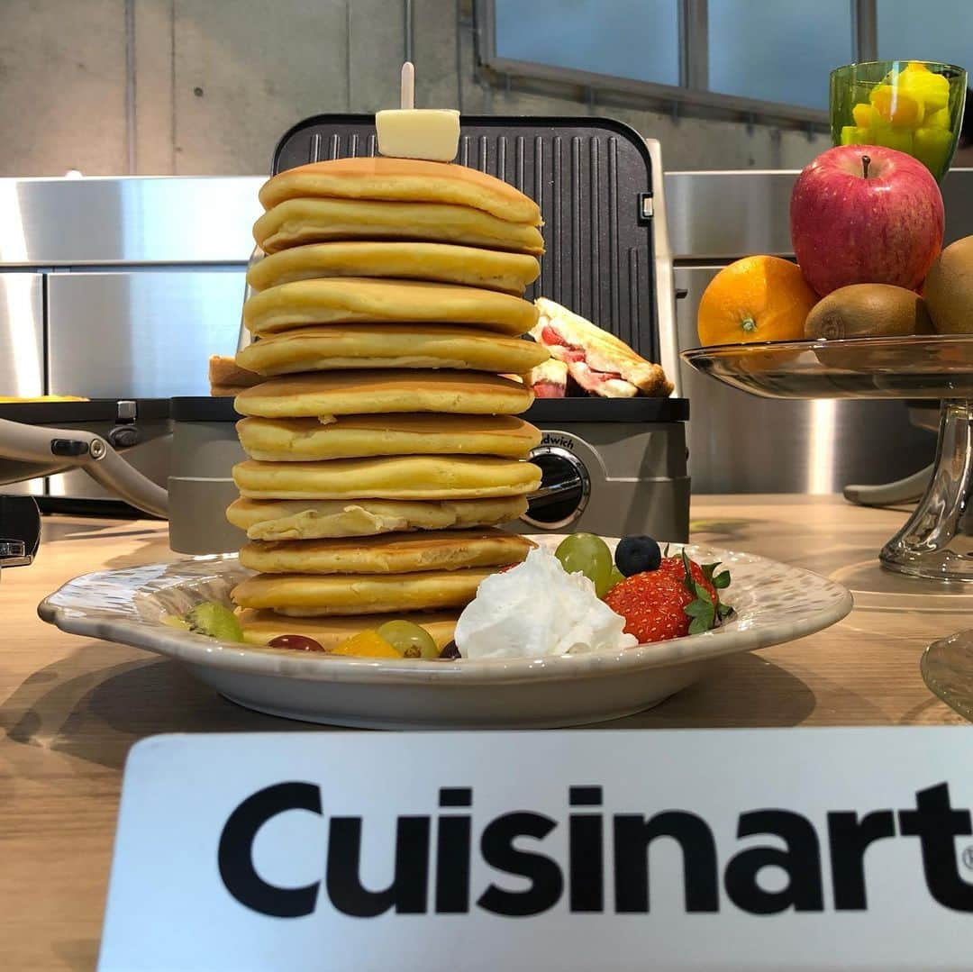 Cuisinart(クイジナート)ジャパン公式アカウントさんのインスタグラム写真 - (Cuisinart(クイジナート)ジャパン公式アカウントInstagram)「マルチグルメプレートを使って、 スイーツ盛り盛りにしてみました❣️ @クイジナートキッチン . パンケーキは12枚盛りに挑戦😊」6月12日 18時03分 - cuisine_art