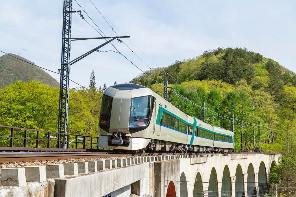 福島県さんのインスタグラム写真 - (福島県Instagram)「来て！ 特急リバティ会津　 東武鉄道の新型特急「リバティ会津」は、浅草駅～会津鉄道会津田島駅間を、乗り換えなし約３時間３０分で結びます。 #南会津町 #特急 #会津 #リバティ #福島 #ふくしま #ふくしまからはじめよう #来て #fukushima #futurefromfukushima #japantrip #fukushimatrip #art_of_japan #instagramjapan #japan_of_insta  #insta_fukushima  #special_spot_」6月12日 18時09分 - realize_fukushima