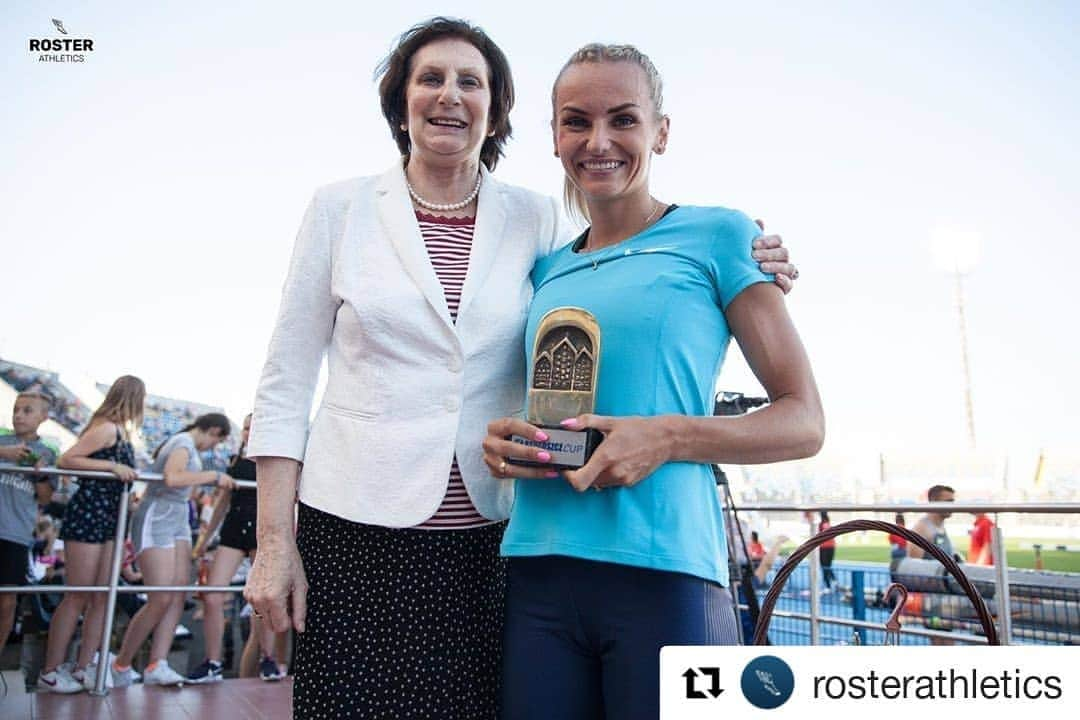 ユスティナ・シュエンテさんのインスタグラム写真 - (ユスティナ・シュエンテInstagram)「#Repost @rosterathletics (@get_repost) ・・・ "Irena Szewińska was my greatest inspiration" says European 400m champion, @justyna.swiety.ersetic , who will fight today to win the 400m competition. Who is your captain for today's game? #rosterapp #rosterathletics 📸 @runningcreatives」6月12日 18時21分 - justyna.swiety.ersetic