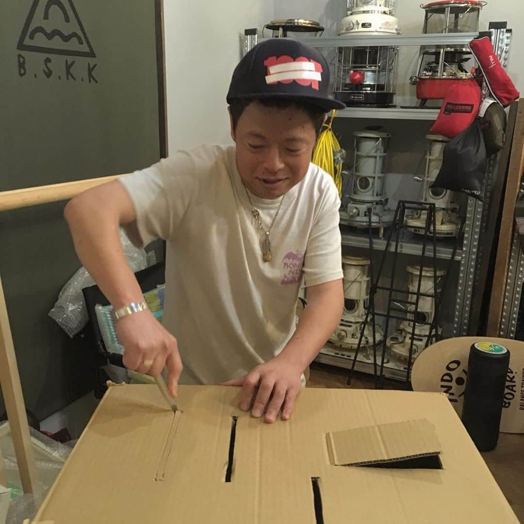 ネゴシックスのインスタグラム：「40才で図工 無理矢理図工科目を活かす  #Illustrator #nego6 #negosix #イラスト #シルクスクリーン #ネゴシックス #バキバキモンスター #バキバキ似顔絵 #バキバキ商店 #bakibaki #bakibakimonster」
