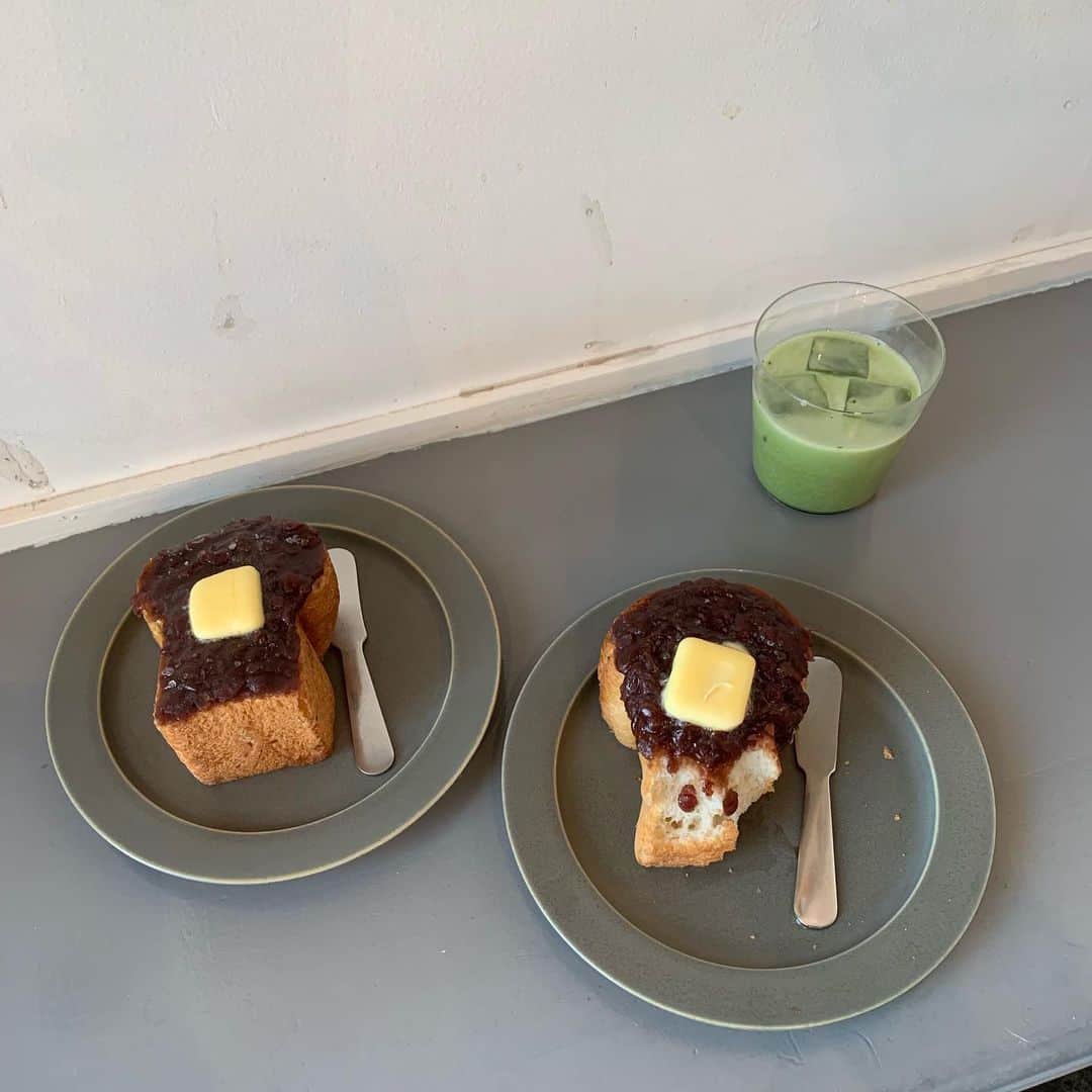 鹿の間さんのインスタグラム写真 - (鹿の間Instagram)「ずっと行きたかった話題のカフェ ☕️ #GOODUPCOFFEE 📍 福岡県福岡市中央区高砂1-15-18 パンに大好きなアンコとバターを乗せている、なんて贅沢なんだ！！あんこの甘さとバターの塩っぽさが絶妙にマッチしてウマスギタ🕊至福のひと時でした 甘いものって人を幸せにするよね 並ぶって聞いてたけど平日の昼間店内空いてました。 -------------------------------- #福岡カフェ #薬院カフェ #カフェ巡り #후쿠오카 #후쿠오카카페」6月12日 18時44分 - rhodon41
