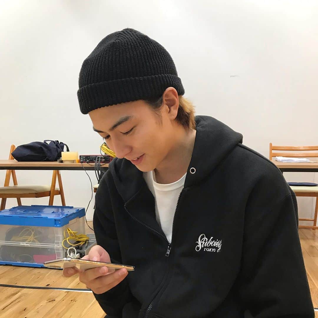 中山祐一朗のインスタグラム：「僕の写真をインスタにあげる #稲葉友 #イケメン #エダニク #稽古場」