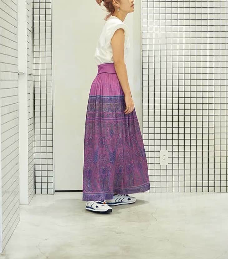 CITYSHOPさんのインスタグラム写真 - (CITYSHOPInstagram)「“This BATIK” 民族が持つ伝統的な柄をモードに、さらりしなやかに。流れるような素材に乗せ、大人の女性のために。  Batik long skirt / CITYSHOP also available in long dress Top #akiranaka Shoes #reproductionoffound  __________________________ #CITYSHOP  #Shibuya #Shinjuku #TOKYO  #FASHION #FOOD #CULTURE」6月12日 19時22分 - cityshop.tokyo