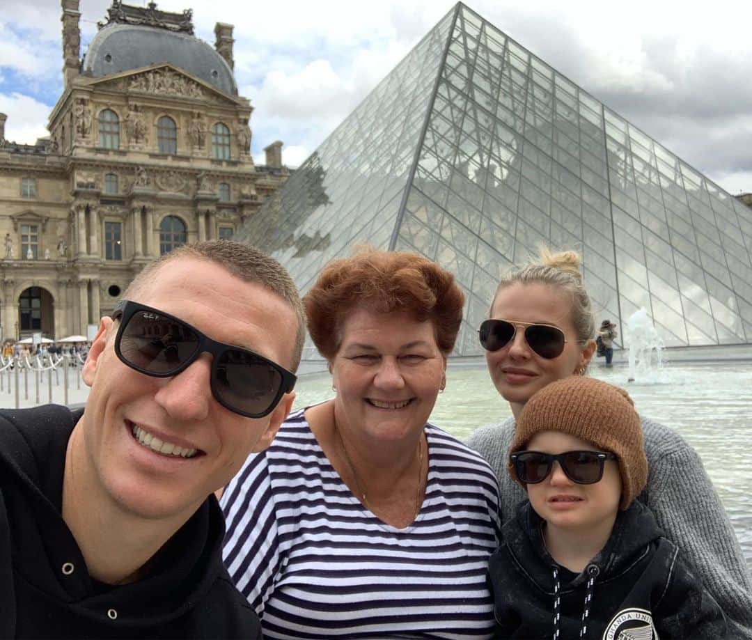 ミッチェル・デュークのインスタグラム：「P A R I S ❤️」