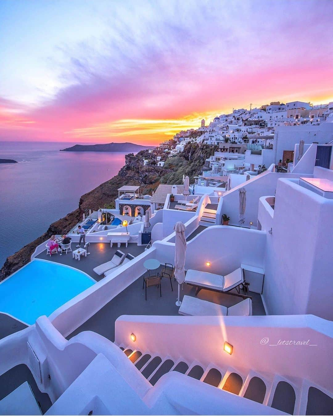 Wonderful Placesさんのインスタグラム写真 - (Wonderful PlacesInstagram)「Cotton Candy sunset in Santorini ✨💖💖💖✨ Which one is your favorite? . Pictures by ✨✨@_letstravel_✨✨ #wonderful_places for a feature 💜」6月12日 19時29分 - wonderful_places