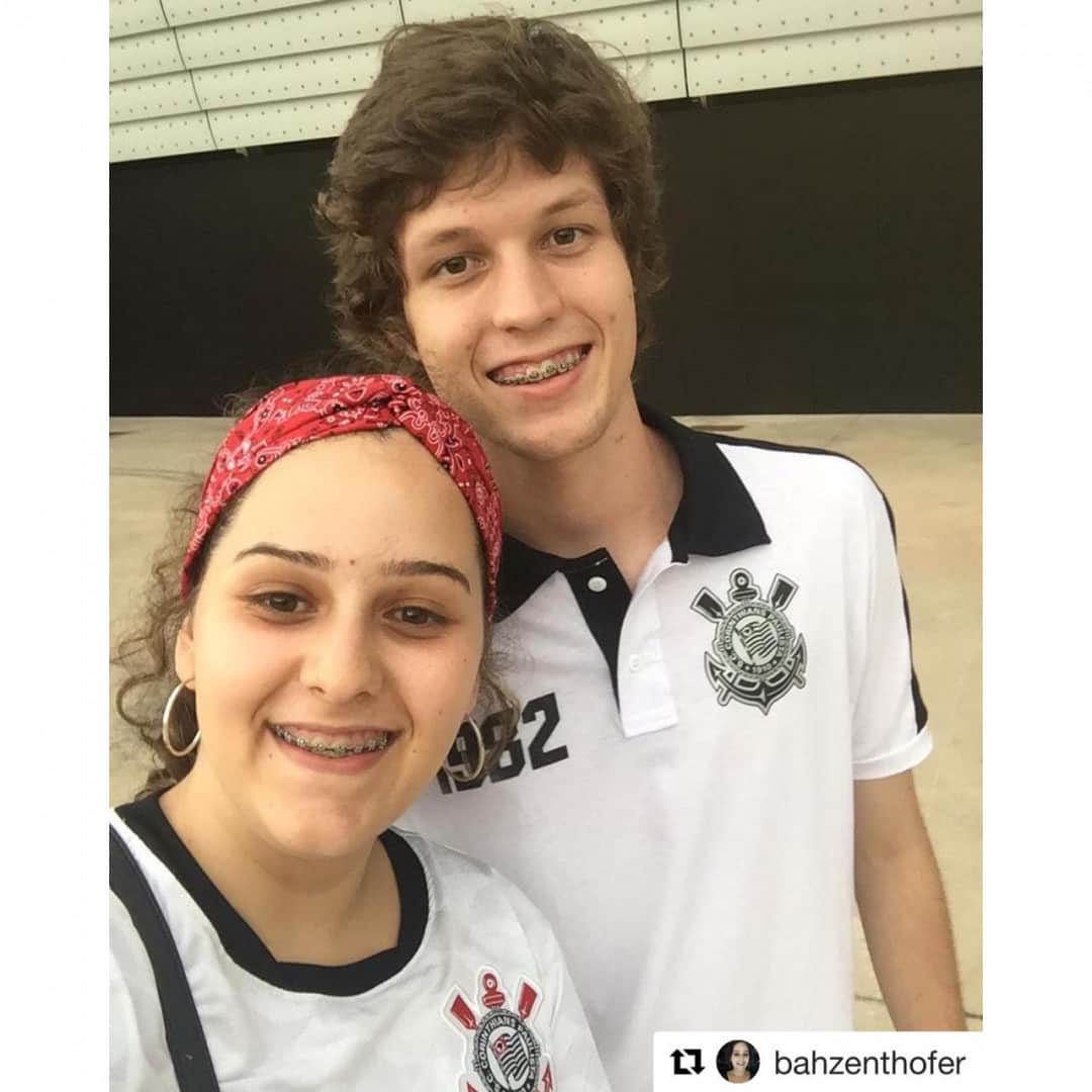 コリンチャンスさんのインスタグラム写真 - (コリンチャンスInstagram)「O amor corinthiano é lindo! 🖤🖤 Arraste pro lado e confira fotos de 10 casais corinthianos, que marcaram postagens com a hashtag #CasalCorinthiano hoje. 😍 Feliz Dia dos Namorados, Fiel!」6月13日 5時02分 - corinthians