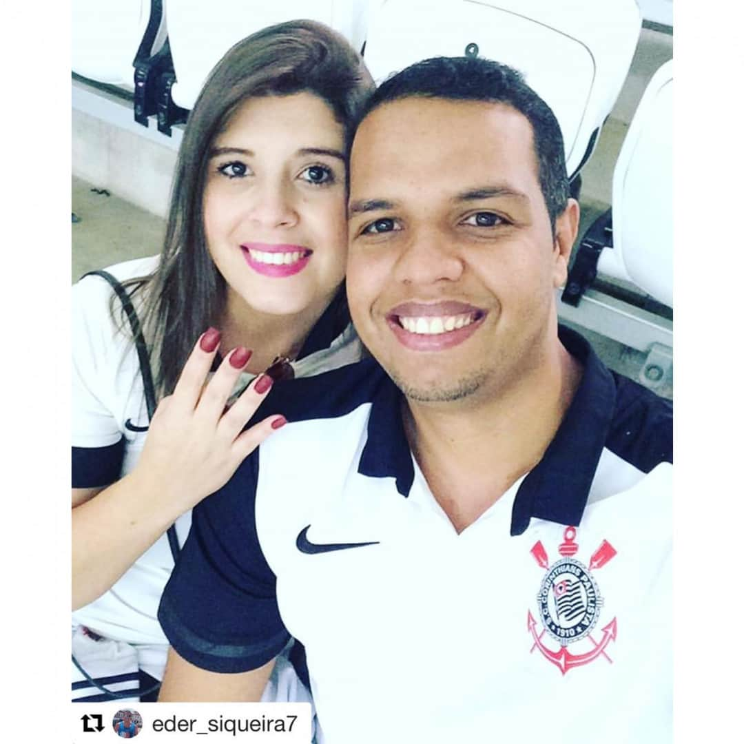 コリンチャンスさんのインスタグラム写真 - (コリンチャンスInstagram)「O amor corinthiano é lindo! 🖤🖤 Arraste pro lado e confira fotos de 10 casais corinthianos, que marcaram postagens com a hashtag #CasalCorinthiano hoje. 😍 Feliz Dia dos Namorados, Fiel!」6月13日 5時02分 - corinthians