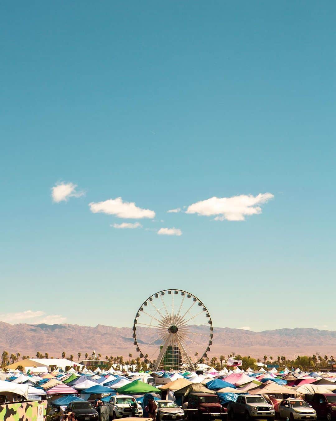 コーチェラのインスタグラム：「Stake out your spot ⛺ Tent and car camping available with advance sale passes」