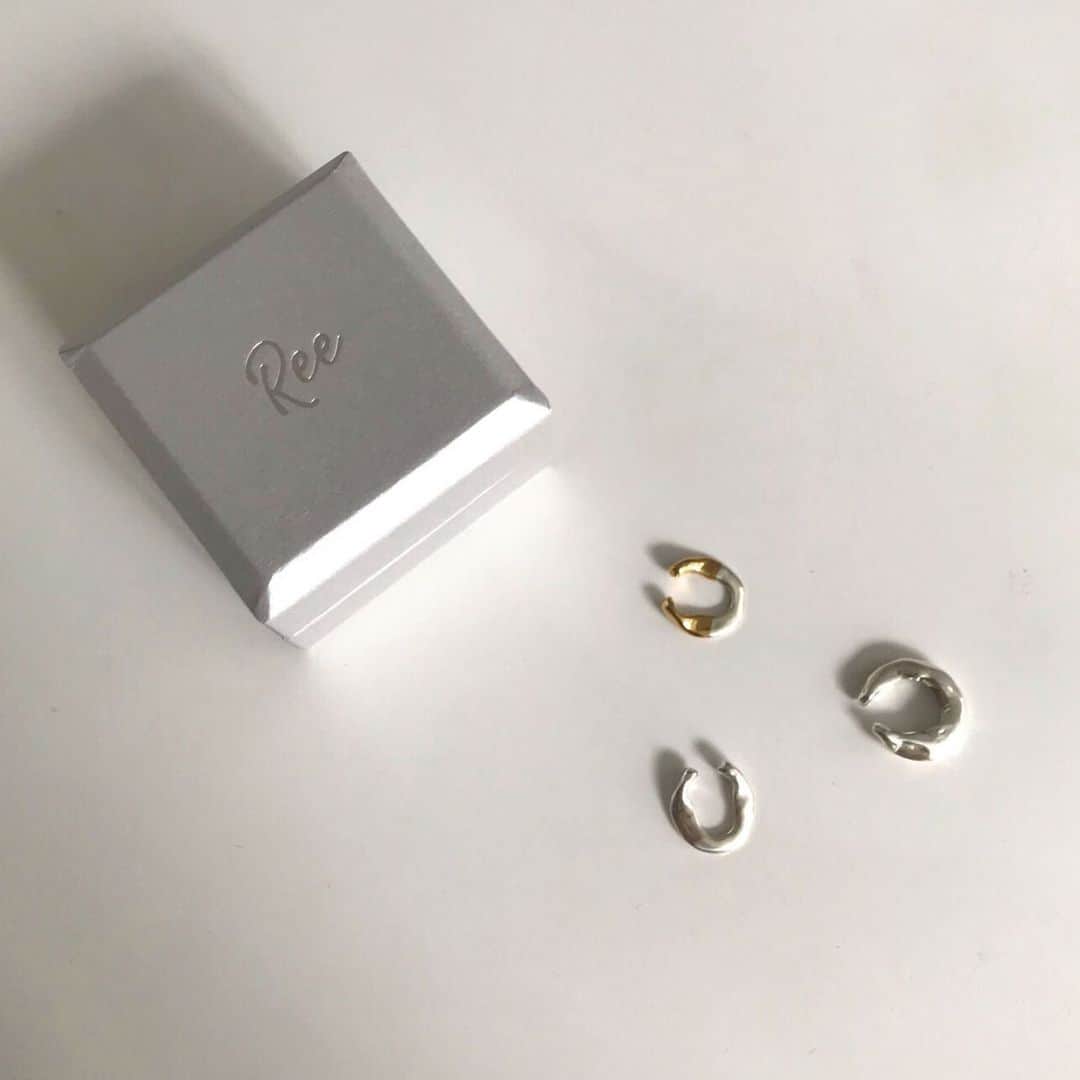 FREAK'S STORE渋谷さんのインスタグラム写真 - (FREAK'S STORE渋谷Instagram)「【Ree Jewelry】﻿ 渋谷店にてお取り扱いが始まりました。﻿ 是非、店頭にてご覧ください。﻿﻿ ﻿ ﻿ 【item】﻿ ﻿ ear cuff﻿ no.388-000-0118-0﻿ color: Silver.Combination﻿ ¥7,000+tax/ @ree.jewelry ﻿ ﻿ L.ear cuff﻿ no.388-000-0120-0﻿ color.Silver.Gold﻿ ¥10,000+tax/ @ree.jewelry ﻿ ﻿ #reejewelry ﻿ #freaksstore_shibuya_ladys ﻿」6月12日 21時19分 - freaksstore_shibuya