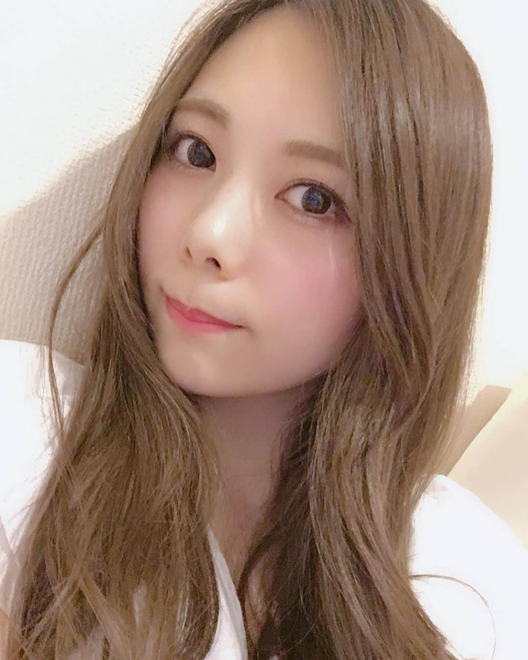 西村季里子のインスタグラム：「・ 明日から怒涛の日々が始まる🤢💞 7月末まで仕事と遊びの予定が詰まってて、 本当体調崩したら終わるやつ🌪（笑） それでも、週2でジムも行きたいし、 勉強したいこともたくさん🤯 充実させてあと半年、今年もいい年にしよう〜🤝💖🤝 #2019#後半#充実#体調管理#何より大事 #follow#followme」