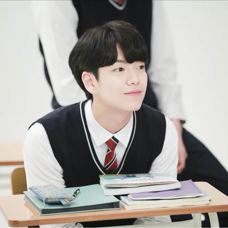 チ・ミンヒョクのインスタグラム：「😊 #로봇이아닙니다#안도영」