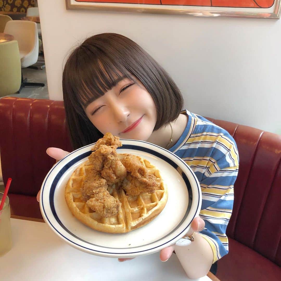 山本優菜さんのインスタグラム写真 - (山本優菜Instagram)「なえしと食べいったよォ ・ ・ ・  この前まつパしてもらいました👀 まつパ楽すぎてやばい笑 【 @n__it405 @it405_sayaka 】  ありがとうございました( ˊᵕˋ )  #ワッフルチキン」6月12日 21時38分 - yamamoto__yuna