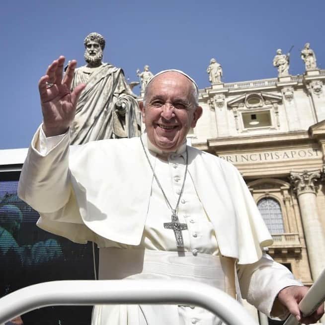 フランシスコ（ローマ教皇）さんのインスタグラム写真 - (フランシスコ（ローマ教皇）Instagram)「#generalaudience #audienciageneral」6月12日 21時59分 - franciscus