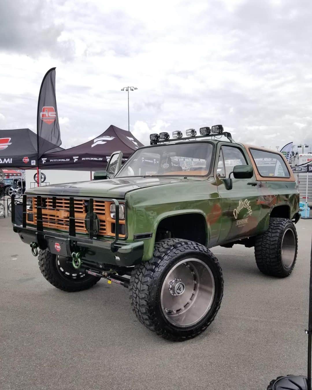 CarsWithoutLimitsさんのインスタグラム写真 - (CarsWithoutLimitsInstagram)「Chevy Blazer K5 x @Fittipaldioffroad FTF 15 mono block forged wheels . #FittipaldiOffRoad #DaltoShop #Chevy #Blazer #DaytonaTruckMeet #CarsWithoutLimits」6月12日 22時00分 - carswithoutlimits