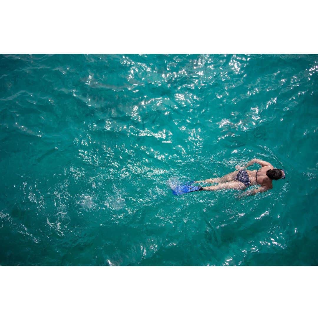 大越光貴さんのインスタグラム写真 - (大越光貴Instagram)「シュノーケリングに最高の環境📸青々とした綺麗な海と迫力ある珊瑚礁が最高です🌊  #WOMAN #GUAM #bikini #snorkeling #ocean #nature #sea #landscape #photographer #nikon #instaguam #trip #travel #シュノーケル #夏 #海 #ビキニ #ビーチ #旅 #旅行 #社員旅行 #ファインダー越しの私の世界 #インスタグアム」6月12日 22時06分 - koukoshi