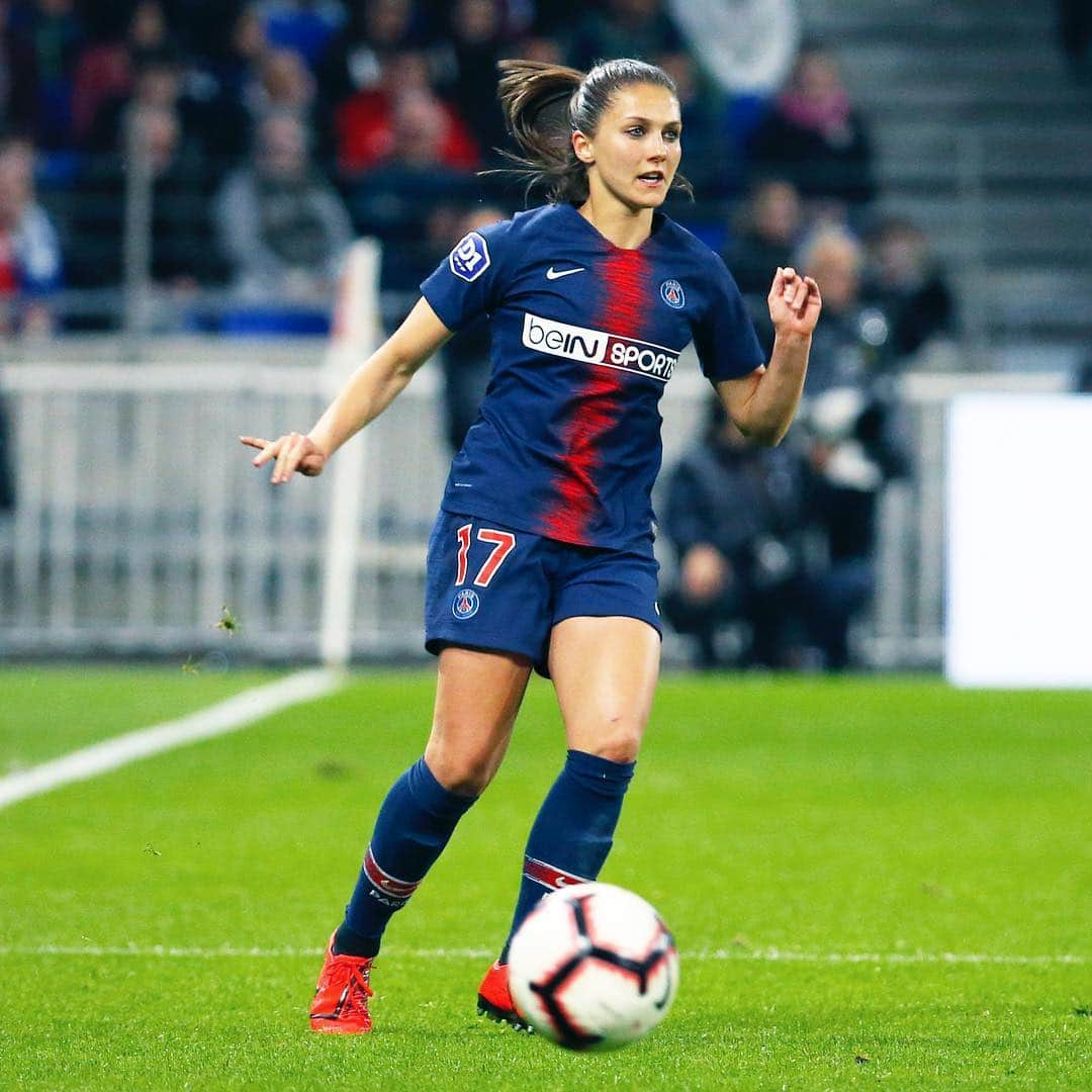 パリ・サンジェルマンFCさんのインスタグラム写真 - (パリ・サンジェルマンFCInstagram)「🏆🔛 #PSGWorldWomenWorldCup .  All the best to all of our Parisians for the Women's @fifaworldcup 2️⃣0️⃣1️⃣9️⃣ Bonne chance à l’ensemble de nos Parisiennes pour la Coupe du Monde Féminine 2️⃣0️⃣1️⃣9️⃣ . ❤️💙✊@psg_feminines . #PSGinternational #FIFAWWC #Football #PSG #ParisSaintGermain #PSGfeminines #ICICESTPARIS #AllezParis」6月12日 22時09分 - psg