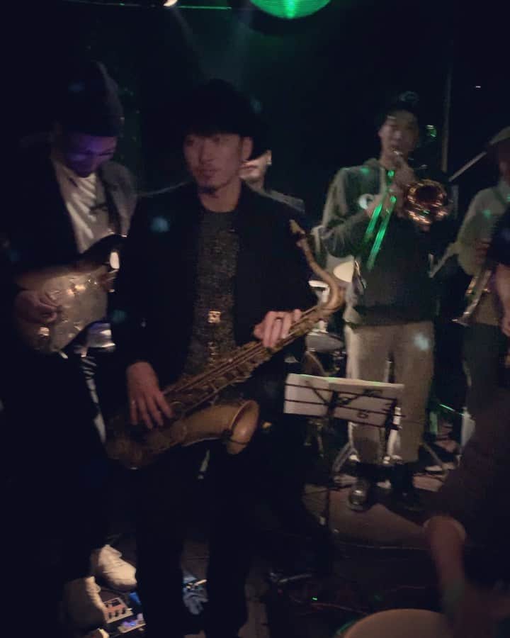 ステファニーのインスタグラム：「＊JAM IN THE BASE＊ Tomorrow 6/13(Thu) at The Room Shibuya!! Tip in live starting from 19:30!!! 明日6/13(木)の19:30から渋谷のルームでジャムりまっせーー！チップインライブです。お友達わんさか連れて遊びにきておくれ！パリピポウェイ↑↑」