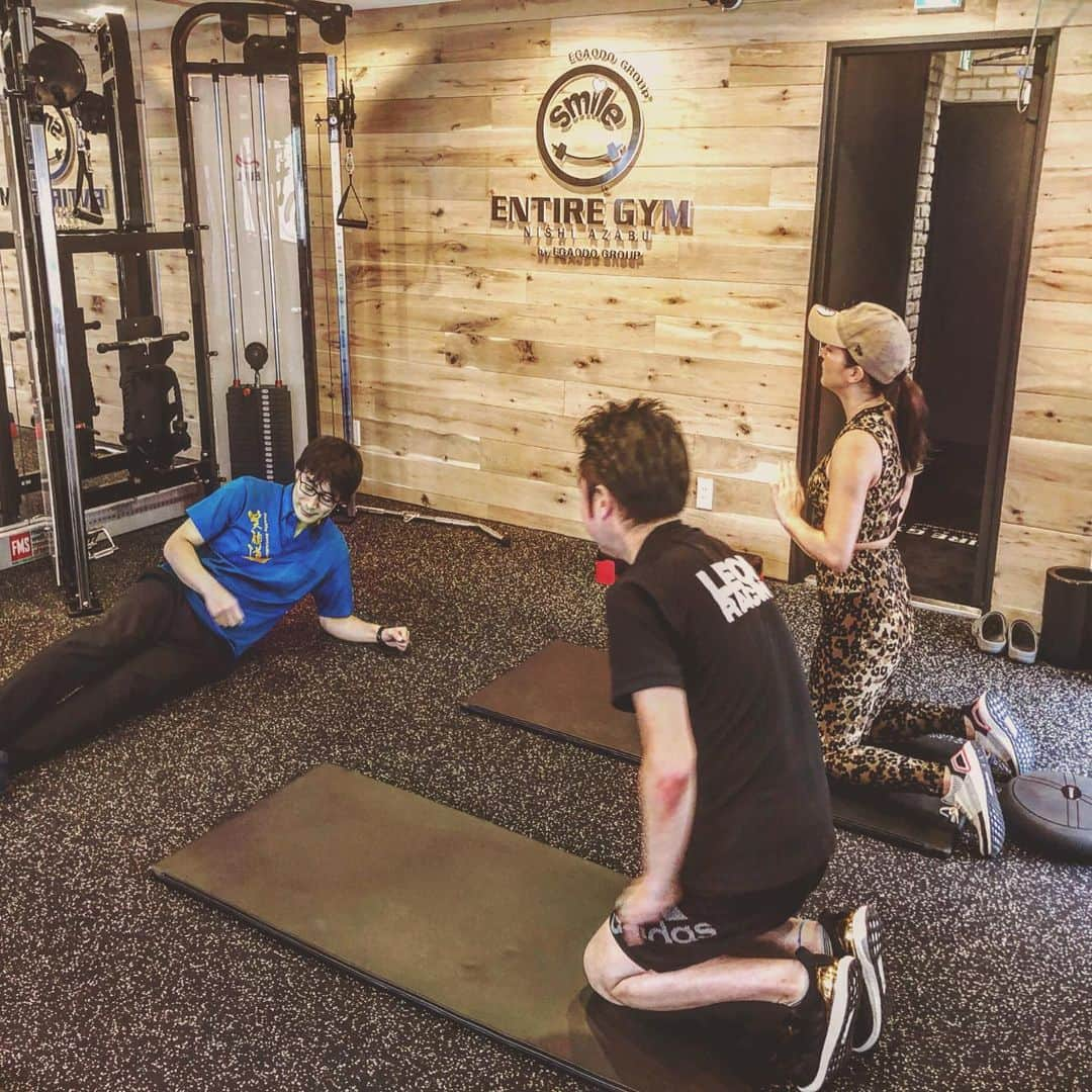 木村真野さんのインスタグラム写真 - (木村真野Instagram)「つばちゃんもいっしょにトレーニング🐆 #entiregym #training #mayasaya #bodymake #happyday #adidas #adidastokyo #adidastwins #reebok #personaltrainer #tokyo #japan #twins #ultraboost #newela #workout #body  #笑顔道 #まやさや #トレーニング  @egaodo.hideto.fukuda  @egaodo1234  @inoue.egaodo.entire  @egaodo.trainer.team  @mayasaya_kimura  @adidas  @adidastokyo  @reebokjp  @newerajapan  @neweracap @tsubasa_kurosawa」6月12日 22時20分 - mayakimura5