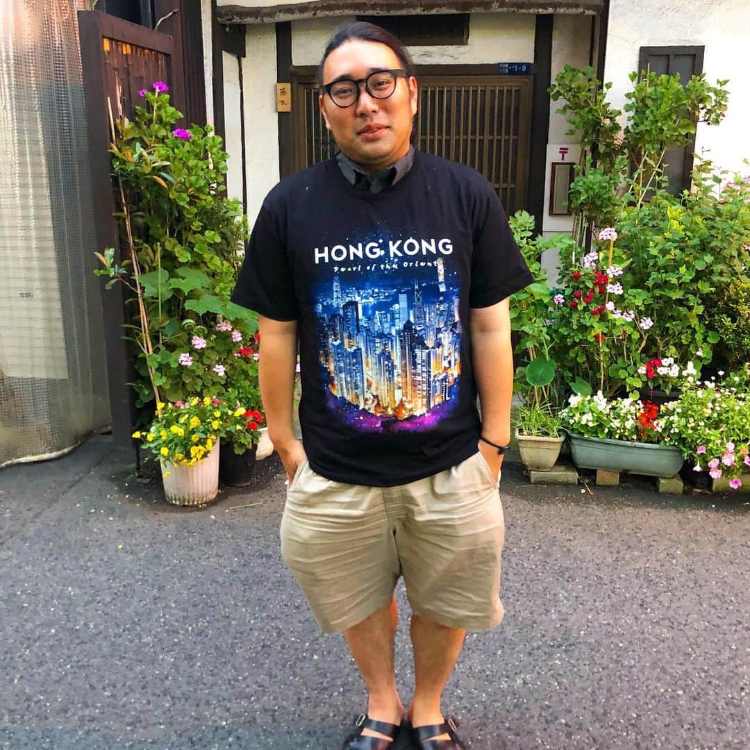 羽尻紘規さんのインスタグラム写真 - (羽尻紘規Instagram)「． ソロライブで言った HONG KONG Tシャツ ビスブラ原田にプレゼントした シャツです😊😊😊😊」6月12日 22時23分 - hajirihiroki