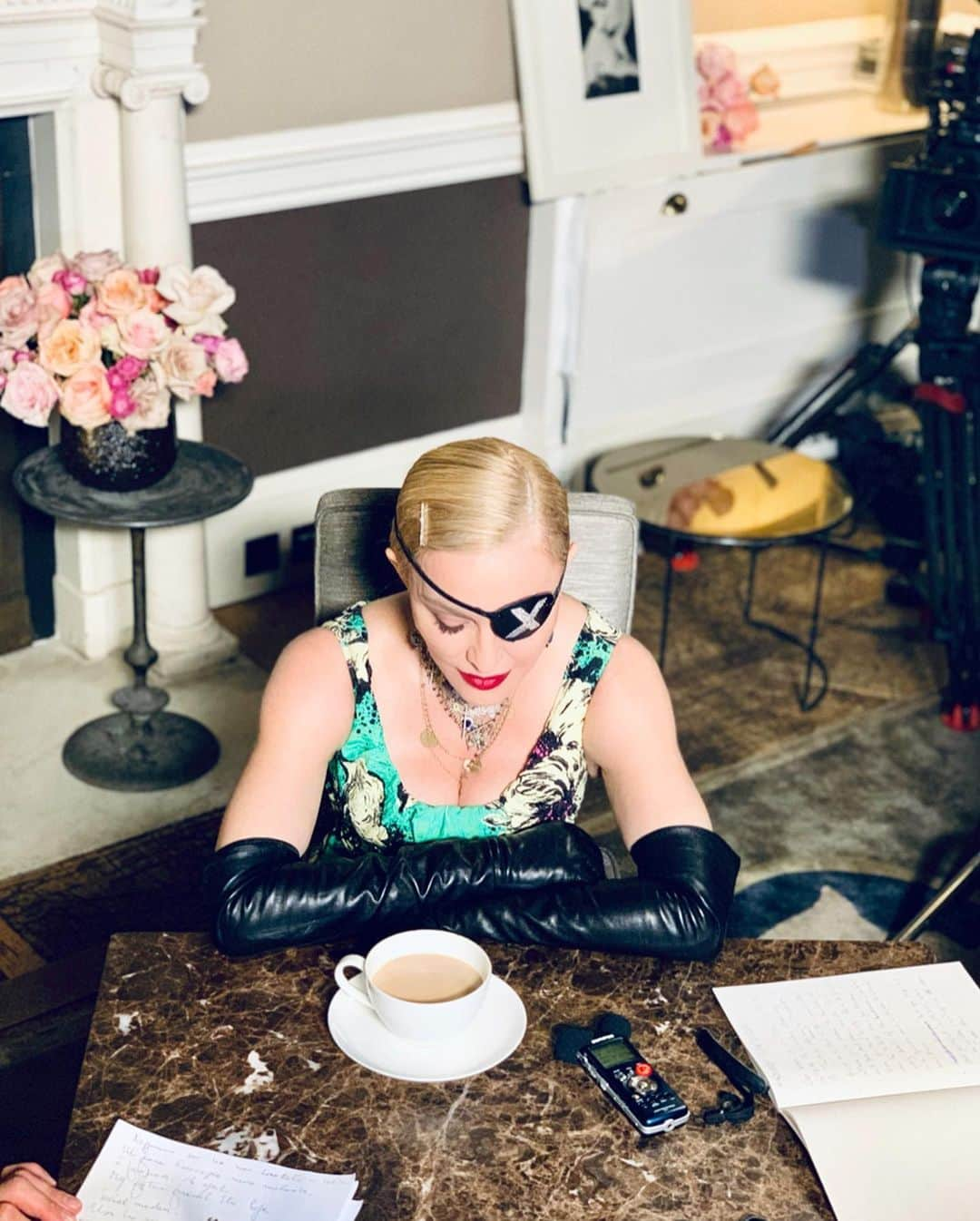 マドンナさんのインスタグラム写真 - (マドンナInstagram)「Madame ❌. Meets the Press............... ❌ Album drops June 14th 🚀🚀🚀🚀 #madamex」6月12日 22時30分 - madonna