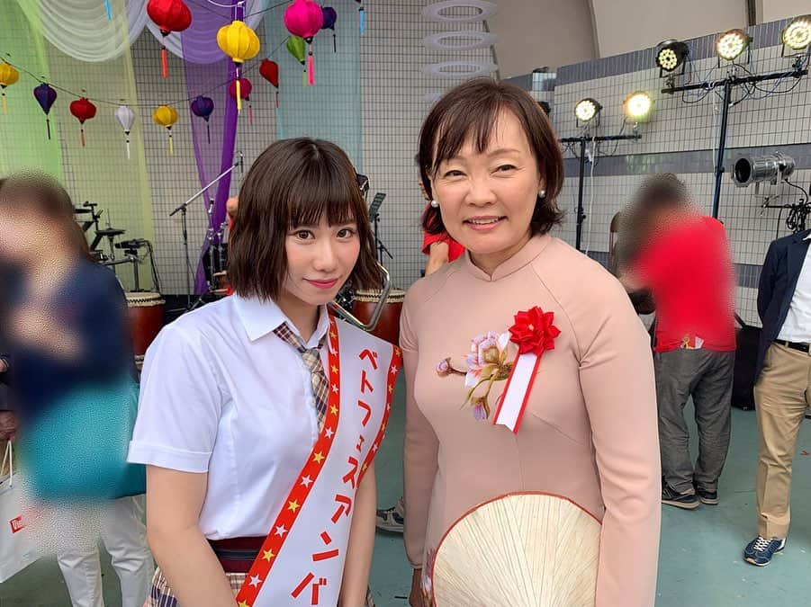 石田優美さんのインスタグラム写真 - (石田優美Instagram)「﻿ ﻿ ﻿ #ベトナムフェスティバル2019 ﻿ #アンバサダー ﻿ ﻿ に就任させて頂きました^_^﻿ ﻿ 重要な役割を任せて頂き緊張と不安は沢山ありましたが、皆さんの応援と関係者の皆さんが暖かくて﻿ 最後まで楽しむ事が出来ました☺️﻿ ﻿ 本当にありがとうございます！﻿ ﻿ これをきっかけに沢山ベトナム関係のお仕事とか﻿ していけるように、そして日本とベトナムの架け橋になっていけるようにもっとお勉強を頑張ろうと思いました💗﻿ ﻿ 凄く貴重な経験をさせて頂き、﻿ 色んな事が学ぶ事が出来た2日間でした。﻿ ﻿  そして、遠くからお越しの方フェスティバルに 来て下さった皆さん！本当にありがとうございました！  ずーっと緊張がいっぱいだったのですが、 皆さんの顔を見た瞬間に安心しました。 ファンの皆さんの存在が改めて凄い事に改めて気づかされました。 ﻿ 皆さんの応援と声援が私の生きるエネルギーです。  本当に改めてありがとうございます😊 ﻿ 日本側実行委員長﻿ #松田岩夫 さん﻿ ﻿ ベトナム側実行委員長﻿ 駐日ベトナム大使﻿ #ヴー・ホン・ナム さん﻿ ﻿ 事務総長衆議院議員﻿ #青柳陽一郎 さん﻿ ﻿ 内閣総理大臣 首相夫人﻿ #安倍昭恵 さん﻿ ﻿ 参議院議員﻿ #三浦信祐 さん﻿ ﻿ ﻿」6月12日 22時32分 - yu_mi_1012