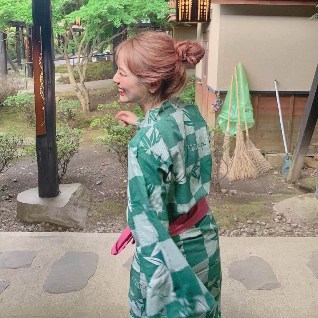 安中亜美さんのインスタグラム写真 - (安中亜美Instagram)「ㅤㅤㅤㅤㅤㅤㅤㅤㅤㅤㅤㅤㅤ ひろみとさあやが誕生日旅行を計画してくれたよ🥺💓 熊本の阿蘇の温泉でのんびり過ごしています♨️ 美味しいご飯食べたり みんなで露天風呂で寝湯しながら星見て話したり お誕生日お祝いしてもらったり なんて幸せなの、、🥺❤️ ㅤㅤㅤㅤㅤㅤㅤㅤㅤㅤㅤㅤㅤ 3枚目は楽しすぎて目尻のシワが1本増えた気がする😆 明日も阿蘇巡り楽しみすぎる💘 2人ともありがとうね☺️ ㅤㅤㅤㅤㅤㅤㅤㅤㅤㅤㅤㅤㅤ #happybirthday #熊本 #阿蘇 #竹楽亭 #熊本旅行 #女子旅 #誕生日旅行 #温泉 #温泉旅行 #幸せ」6月12日 22時33分 - amitwinsworld