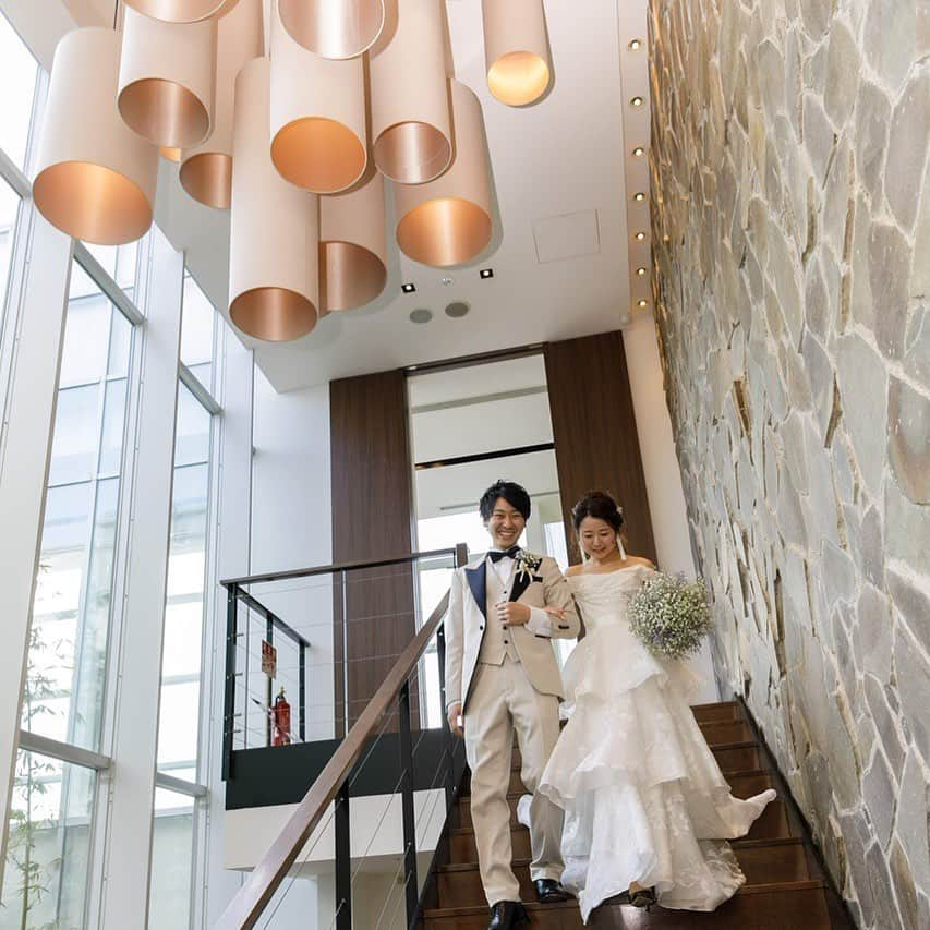 JUNO TENJINさんのインスタグラム写真 - (JUNO TENJINInstagram)「real wedding  都会的で上質な空間  @granadasuite_fukuoka ----------------------------------------------------JUNO天神本店提携の @granadasuite_fukuoka では お得なプランでドレスをお召いただけます✨  #juno #junowedding #wedding #weddingdress #dress #inesdisanto #MARCHESA #antonioriva #naeemkhan #inmaculada #ジュノ #ウエディング #ウェディング #ウエディングドレス #ウェディングドレス #ドレス #イネスディサント #マルケーザ #アントニオリーヴァ #ナイームカーン #インマクラーダ #granadasuite  #グラナダスイート  #グラナダスイート福岡 #プレ花嫁 #福岡プレ花嫁」6月12日 22時41分 - juno_tenjin