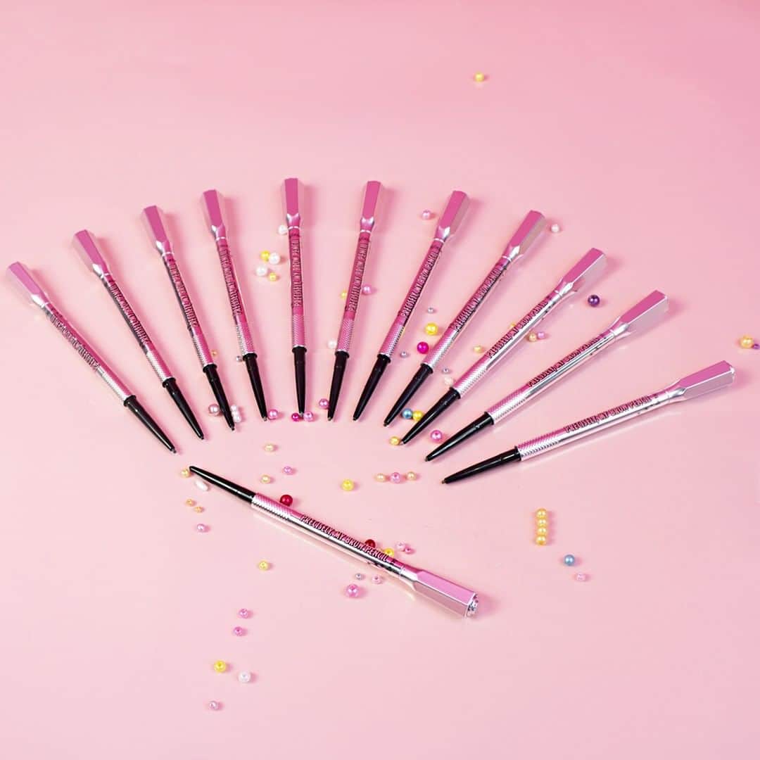 Benefit Cosmetics UKさんのインスタグラム写真 - (Benefit Cosmetics UKInstagram)「Brow pencils just got a WHOLE lot better 😱  With 4 BRAND NEW shades of #preciselymybrow, we now have a shade for every babe! From grey to auburn gals to brunette's and blonde's, click the link in our bio to shop our NEW shades 💕 #new #benefitbrows #browgoals #actnatural . . . 📷 Image Description: A circle of precisely, my brow pencils on a pink background with multi-coloured beads.」6月12日 22時51分 - benefitcosmeticsuk
