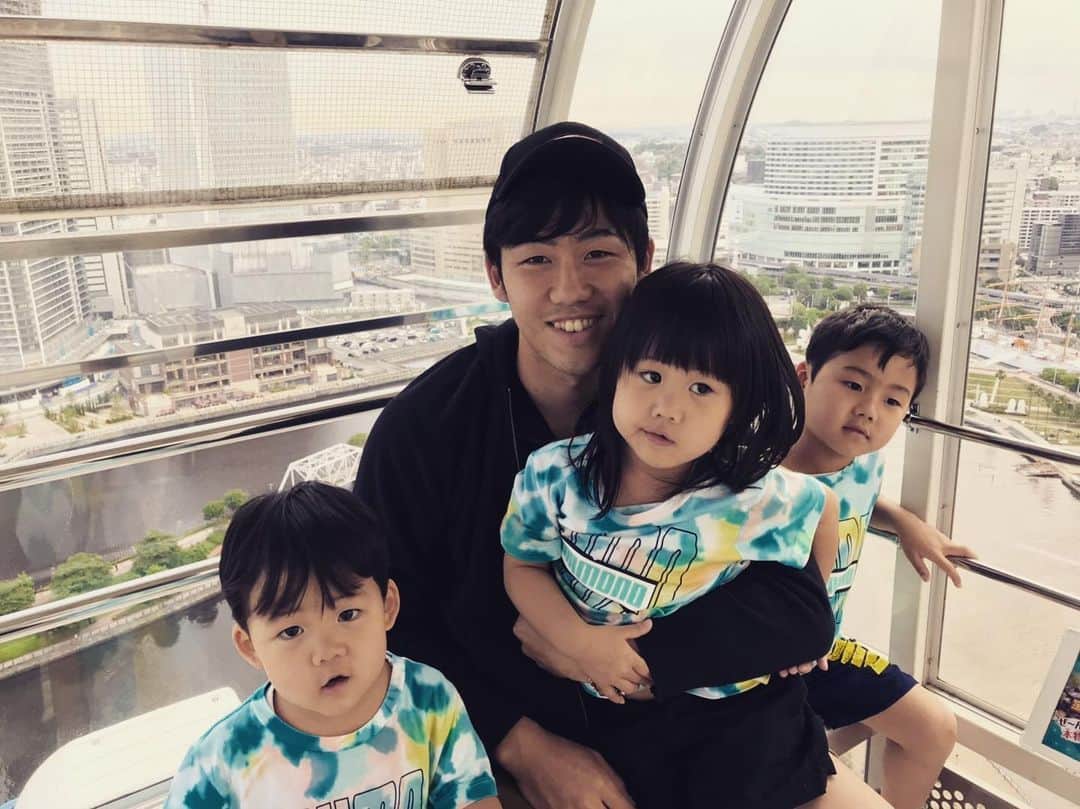遠藤航のインスタグラム：「. #みなとみらい  #minatomirai  #横浜  #yokohama  #family  #家族  #kids  #子供  #puma  #pumajapan  #プーマ」