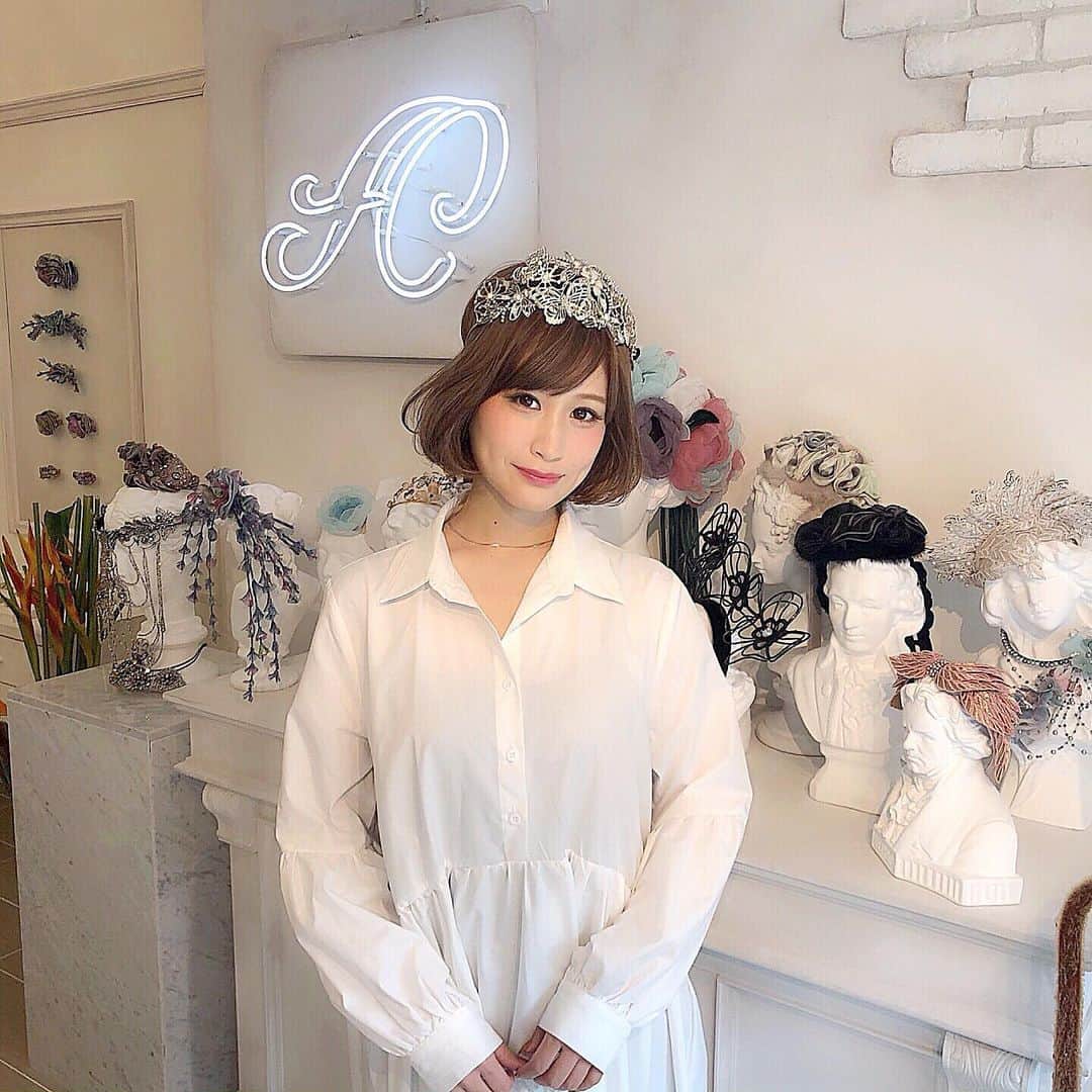 のインスタグラム：「acca @acca.hd  2019-20 FALL&WINTER exhibition 🥀 . . 今回も奈良さんに ヘアアレンジしてもらってお姫様気分👸♡ @yuyanara . . 素敵なな展示会にご招待頂き、 ありがとうございました💓 . . #acca #accahd #hair #hairaccassory  #ヘアアレンジ #ボブ #ヘアスタイル #ヘアアクセサリー #ジュエリー」