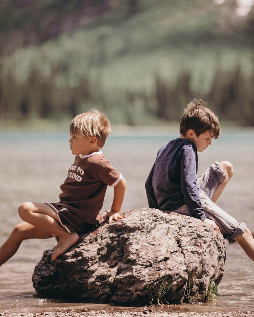 Amber Fillerup Clarkさんのインスタグラム写真 - (Amber Fillerup ClarkInstagram)「From our hike yesterday 😍😍 we did Trail of the Cedars and Avalanche Lake! This view was so insane. It was also a perfect hike for all the kiddos so if you’re visiting the area it’s a fun one. We are staying at @bigmountainhaus in Whitefish and it’s a rental that sleeps 28 people so we invited some family and friends to come stay with us 💃🏼」6月12日 22時57分 - amberfillerup