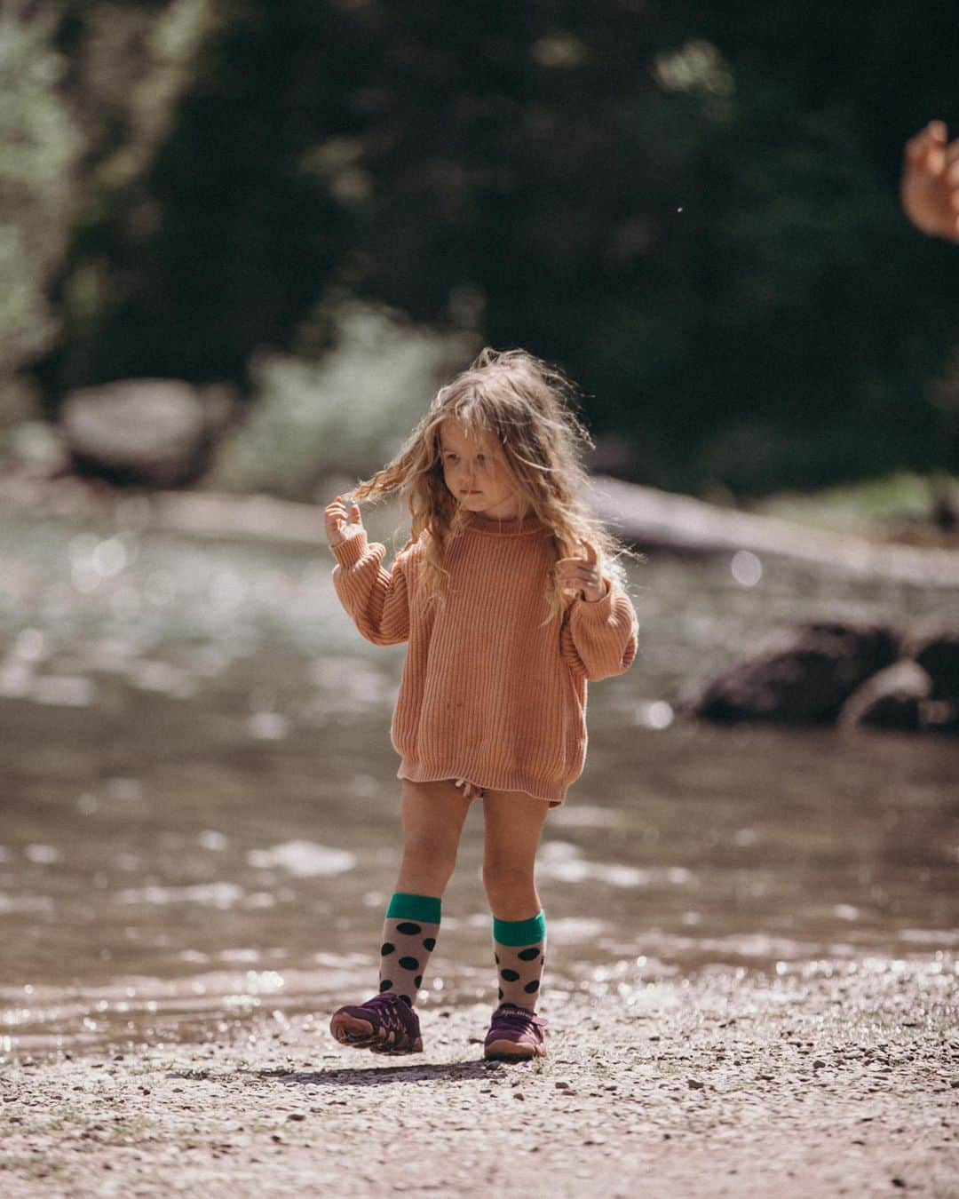 Amber Fillerup Clarkさんのインスタグラム写真 - (Amber Fillerup ClarkInstagram)「From our hike yesterday 😍😍 we did Trail of the Cedars and Avalanche Lake! This view was so insane. It was also a perfect hike for all the kiddos so if you’re visiting the area it’s a fun one. We are staying at @bigmountainhaus in Whitefish and it’s a rental that sleeps 28 people so we invited some family and friends to come stay with us 💃🏼」6月12日 22時57分 - amberfillerup