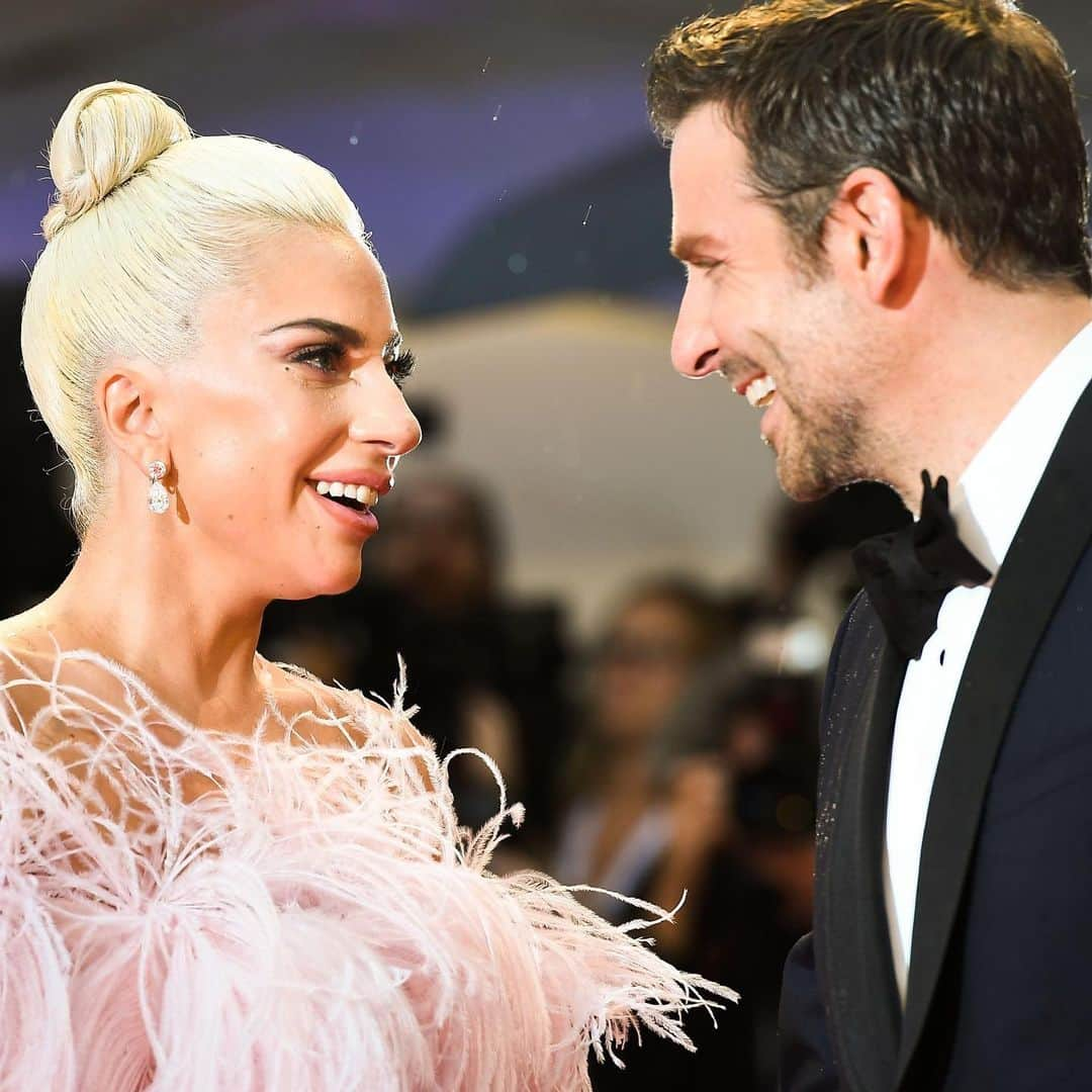 Cosmopolitanさんのインスタグラム写真 - (CosmopolitanInstagram)「Um guys...apparently Lady Gaga and Bradley Cooper really do have a "huge and overwhelming connection." 😳 Link in bio for the latest report.」6月12日 22時58分 - cosmopolitan