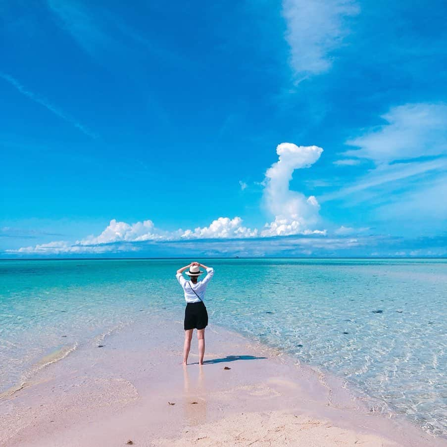 田中マヤさんのインスタグラム写真 - (田中マヤInstagram)「新月の干潮にだけ現れる砂浜 美しかったなぁー✨✨ またね 宮古島🐠 ・ おやすみなさい ・ #宮古島 #miyakojima #新月 #干潮 #池間島 #池間大橋 #池尻大橋ちゃうよw #trip #sea #blue #instagood #instabeauty #beauty #love #셀스타그램 #셀피 #셀카 #일상 #데일리 #뷰티 #미용 #좋아요 #여행 #여행스타그램 #미야코지마 #바다」6月12日 23時08分 - tanakamaya__official