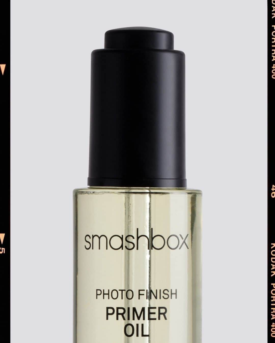 Smashboxのインスタグラム：「When you woke up thinking it’s Friday, but it’s only Wednesday… Get your glow on. Lift that mood. ⠀⠀⠀⠀⠀⠀⠀⠀⠀ ⠀⠀⠀⠀⠀⠀⠀⠀⠀ WHAT IT IS: Photo Finish Primer Oil⠀⠀⠀⠀⠀⠀⠀⠀⠀ ⠀⠀⠀⠀⠀⠀⠀⠀⠀ WHY YOU’LL LOVE IT: You’ll look radiant and dewy and so into whatever it is you are up to. ⠀⠀⠀⠀⠀⠀⠀⠀⠀ ⠀⠀⠀⠀⠀⠀⠀⠀⠀ HOW TO USE IT: Massage a couple of drops onto clean skin. Use alone or top with makeup. ⠀⠀⠀⠀⠀⠀⠀⠀⠀ ⠀⠀⠀⠀⠀⠀⠀⠀⠀ #crueltyfree」