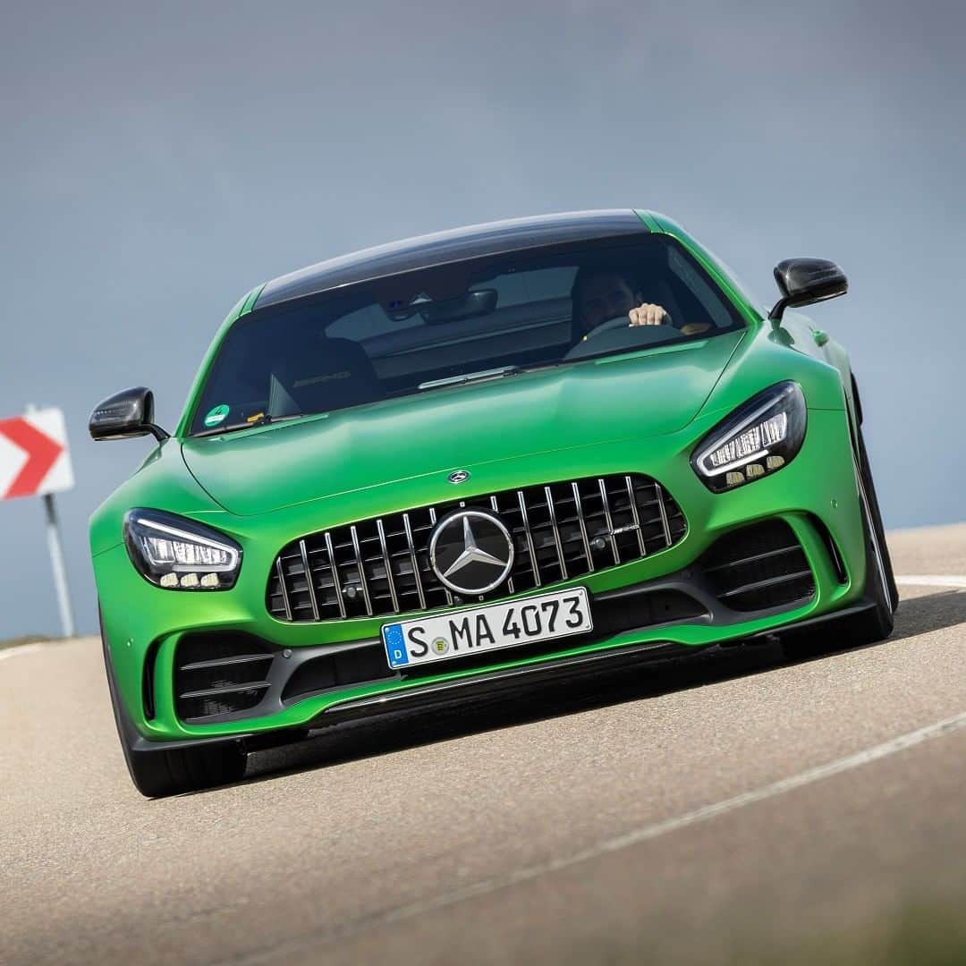Mercedes AMGさんのインスタグラム写真 - (Mercedes AMGInstagram)「[Fuel consumption combined: 12.4 l/100km | CO2 emissions combined: 284 g/km]  The Mercedes-AMG GT R dominates the track as if it were born to.  #MercedesAMG #AMG #GTR #GTFamily #DrivingPerformance #Power #Passion #Mercedes #AMG🔥 #Luxury #CarsofInstagram #InstaCar #Lifestyle」6月12日 23時10分 - mercedesamg