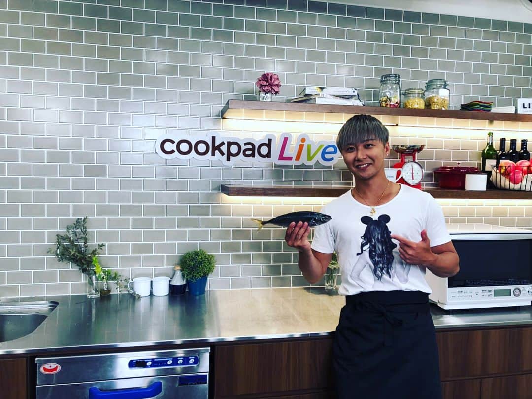 大野雄大さんのインスタグラム写真 - (大野雄大Instagram)「cookpad liveをご覧下さった皆様、ありがとうございました！！^ ^  楽しく美味しくやらせていただきました！！笑  次回は7月ですのでまたお楽しみにしていただけたら幸いです！！😁🙏✨ #cookpadlive #da_ice #大野雄大」6月12日 23時14分 - da_ice_udai