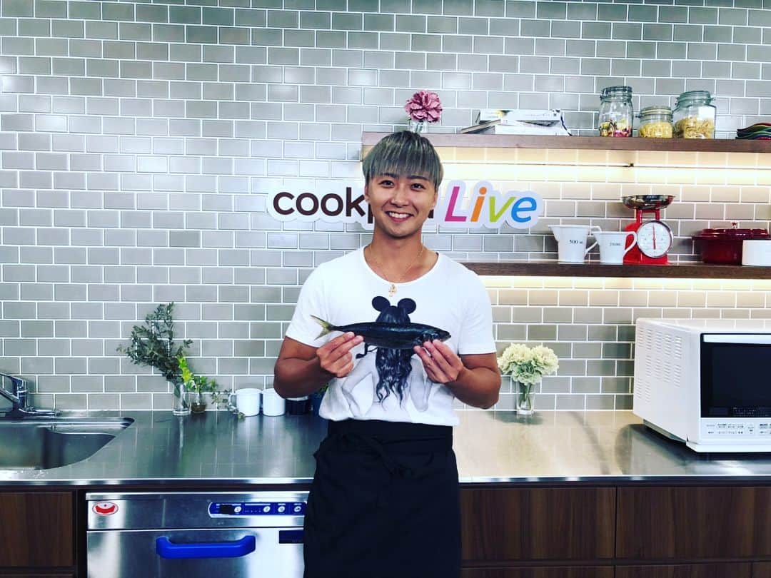 大野雄大さんのインスタグラム写真 - (大野雄大Instagram)「cookpad liveをご覧下さった皆様、ありがとうございました！！^ ^  楽しく美味しくやらせていただきました！！笑  次回は7月ですのでまたお楽しみにしていただけたら幸いです！！😁🙏✨ #cookpadlive #da_ice #大野雄大」6月12日 23時14分 - da_ice_udai