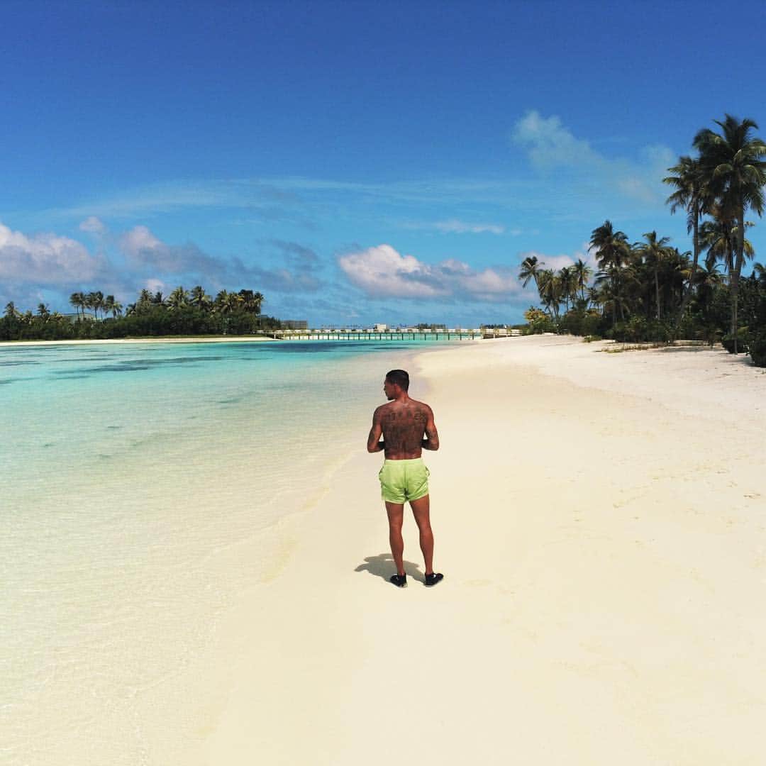 ヨゼ・ホレバスさんのインスタグラム写真 - (ヨゼ・ホレバスInstagram)「Some of the greatest place if ever been, could stay here For longer but the work is nearly ...... !😉 Amazing place ✅ Relaxing ✅ Recharged ✅ #maldives #holiday #island #wifey #2019 #relaxing」6月12日 23時22分 - josecholevas