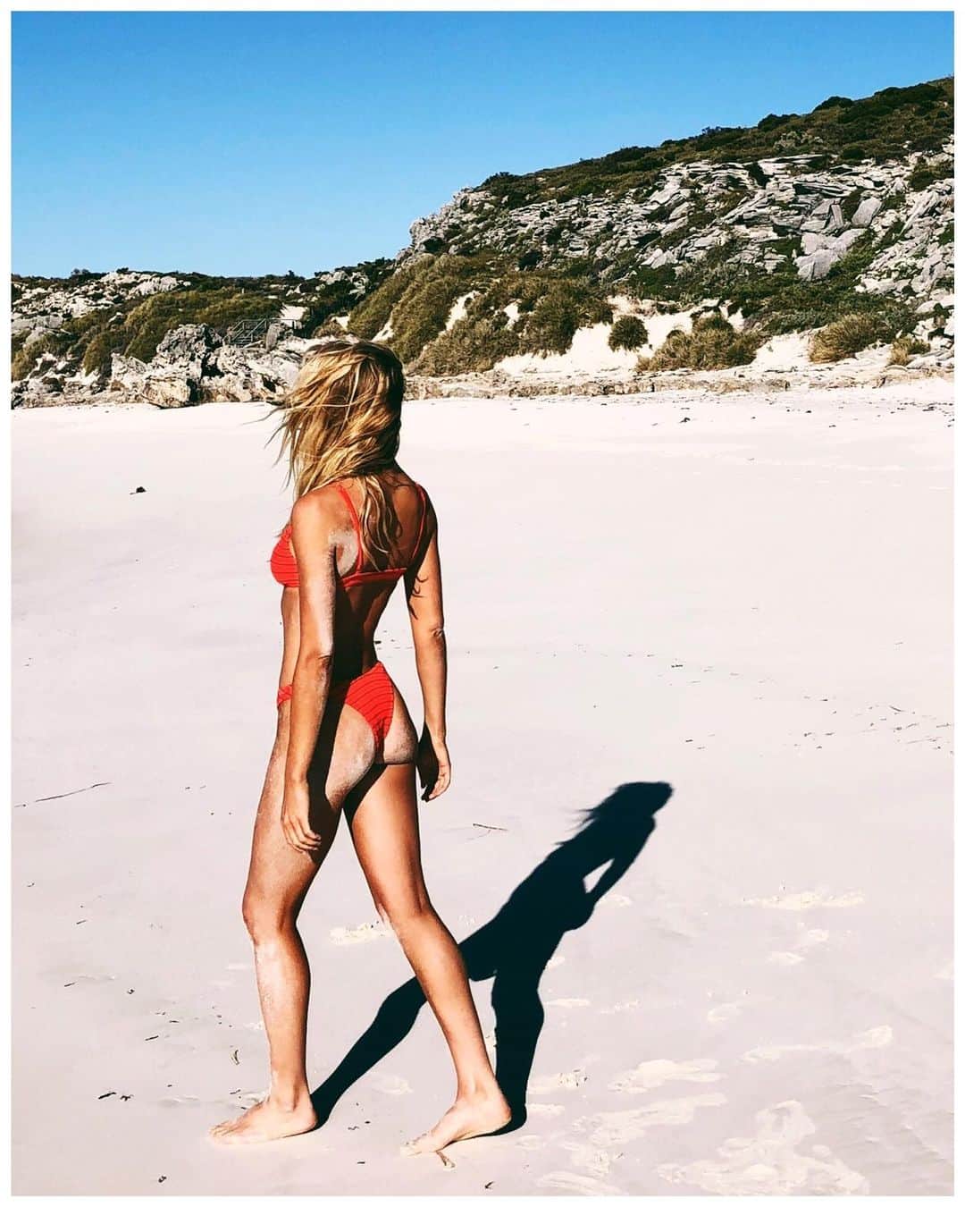エリーズ・テイラーのインスタグラム：「@josie_clough」