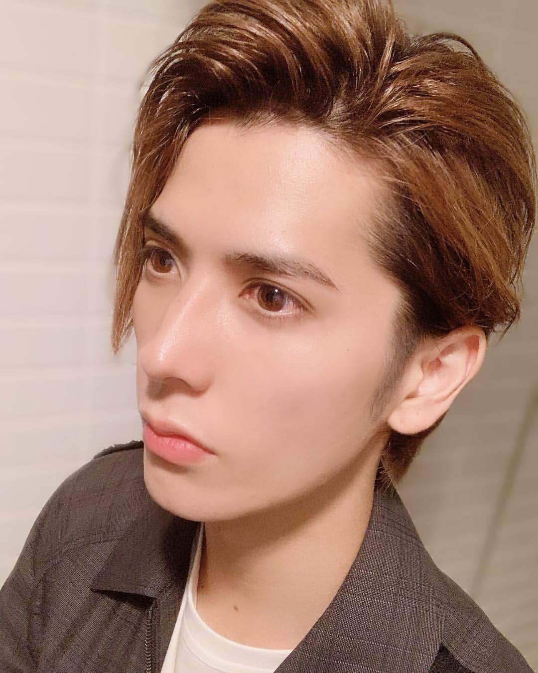 仲田博喜のインスタグラム：「昨日、CanCamさんに取材していただきました。  爽やかな仕上がりにと思うので、是非チェックしてみてくださいね(^^) そして、今日は刀ミュの稽古じゃなくて、別の現場での撮影でしたー。  明日も頑張りましょう(^^) #CanCam #9月号 #刀ミュ #ヘアー #前髪」
