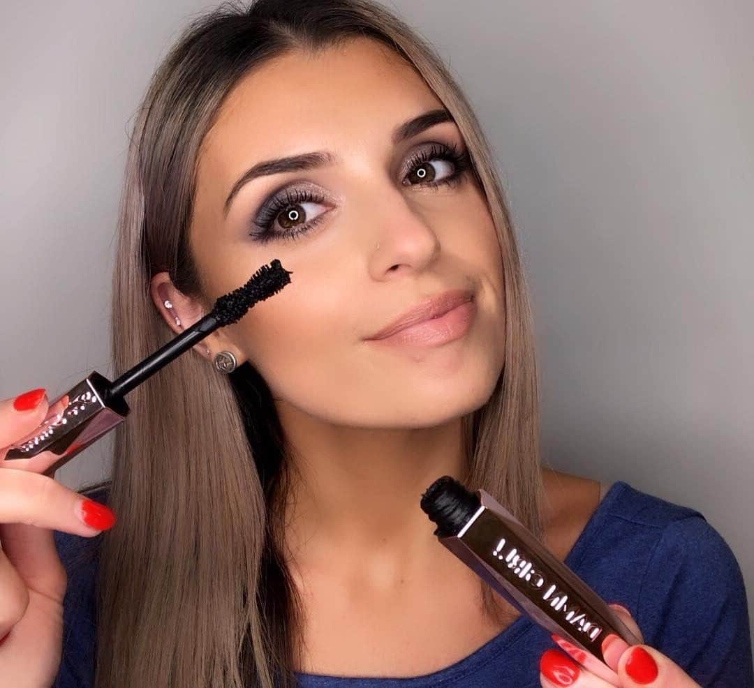 Too Facedさんのインスタグラム写真 - (Too FacedInstagram)「Experience maximum VOLUME in your lashes like gorgeous @beautywithderya, rocking our NEW Damn Girl! 24-Hour Mascara! Double tap if you LOVE her glam! 🖤 #regram #tfdamngirl #toofaced」6月13日 0時00分 - toofaced