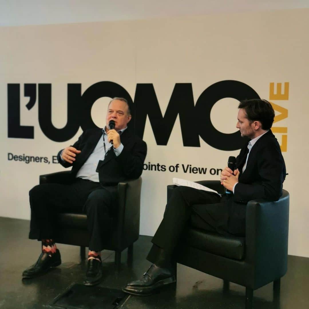 Vogue Italiaさんのインスタグラム写真 - (Vogue ItaliaInstagram)「L’UOMO live. Designers, Executives, Media: Points of View on Menswear. Check @luomovogue’s Stories to discover more about the second talk of the day: Reshaping the Shopping Experience with Timothy Earnest, Group Director, Al-Futtaim Malls @caifestivalcitymall and our Deputy Editor in chief @mralanprada. #LUOMOlive」6月13日 0時12分 - vogueitalia