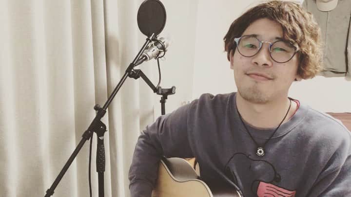 樋口和真のインスタグラム：「‪【カバー動画】‬ ・ ‪あいみょん‬ ‪マリーゴールド‬ ・ ‪雨の後の夏の空を‬ ‪思い浮かべながらっ！‬ ・ ‪麦わら帽子の君〜♪‬ ‪素敵っ！‬ ・ ・ ・ 【君だけの歌を作るアーティスト】 ・ 《あなたの想いが歌になる…》 ・ こんちには！ オーダメイドソングライター樋口和真と申します！ 僕は、あなたの人生や想いを歌にして プレゼントする活動をしています！ ・ ・ 友人の誕生日や結婚式、 恋人への愛、 家族への感謝の気持ちを 歌にして届けてみませんか？ ・ ・ 実際に歌をプレゼントした時の動画はYouTubeにあります！！ ・ ・ 詳細、ご依頼、ご相談は 公式LINEにて随時受付中です！ 友だち追加から https://line.me/R/ti/p/%40zwy3164y  IDで「@zwy3164」と検索検索♪ ・ ・ 今なら友だち登録して頂くだけで 2018/01/02に行われた ワンマンライブの全15曲の 音源を無料でプレゼント！ ・ ・ きっと一生の思い出にすることを約束します！ ご依頼待ちしてます！！！ #君だけの歌を作ります #オーダメイドソングライター #オーダメイド #樋口和真 #毎日投稿 #弾き語り #カバー曲 #オリジナル曲 #歌 #作詞作曲 #YouTube #路上ライブ #あいみょん #マリーゴールド」