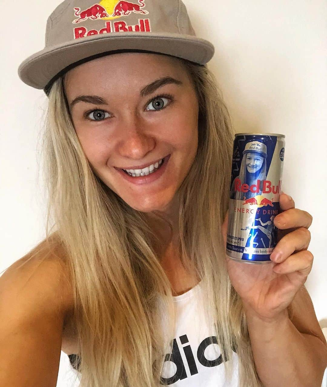 シャウナ・コックジーさんのインスタグラム写真 - (シャウナ・コックジーInstagram)「Well this is pretty freaking exciting! So psyched to be part of @redbulluk Project Pro campaign alongside some amazing athletes. Over this summer we’ll be sharing some pro training tips and insights so head over to the link in my profiles to find out more! #ad」6月13日 0時27分 - shaunacoxsey