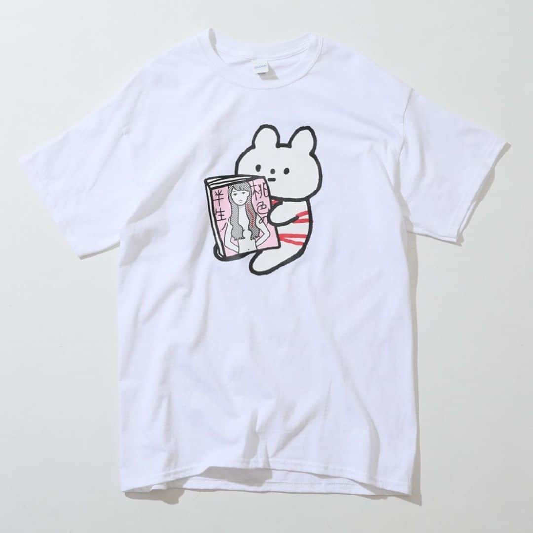 ぱいぱいでか美のインスタグラム：「ぱいぱいでか美×きっこうちゃんコラボTシャツ 明日(6/13)神南坂Journal Standardでゲットしてね❤︎ ꙳ #ぱいぱいでか美 #きっこうちゃん #桃色の半生 #journalstandard #神南坂 ꙳ ぱいぱいでか美ときっこうちゃんのコラボtee！ 解禁してから欲しい可愛いといってもらえてて嬉しすぎます。 ほんと可愛いよね！ きっこうちゃんが私の本『桃色の半生！』持ってるの良すぎるね。 明日6/13木、渋谷の神南坂ジャーナルスタンダードで来店イベントさせて頂きます！ そこでコラボteeご購入の方と2ショットチェキ撮影の特典とかもあるので ぜひゲットしてください！ 限定数みたいなので明日売り切れたら通販とかもなさそう こぞって来てください！ お値段は5000円(税別)です。 でか美グッズ、きっこうちゃんグッズとして考えるよりも前にジャーナルのTシャツが5000円なの激アツ案件なので是非〜！ イベント自体は来店イベントなので無料というか 私が店にいるって感じなのでふらっと会いに来てくださいね❤︎ 誰でも来れるよー！ 学校帰り仕事帰りに何でも帰り遊びに行く前どのタイミングでもどうぞ。 各々のタイミングでどうぞ。」